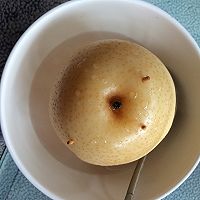 冰糖蒸雪梨的做法图解1