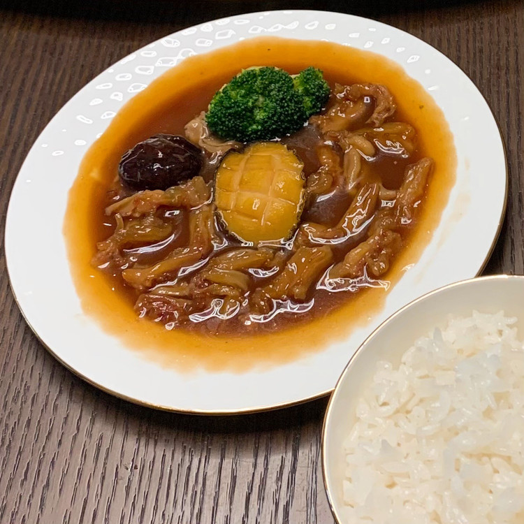 鸭掌烩鲍鱼的做法