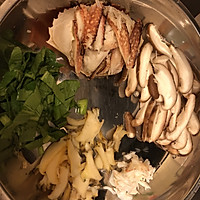 螃蟹鲍鱼炒面的做法图解4