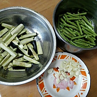 豆角烧茄子（免油炸）#我要上首页清爽家常菜#的做法图解1