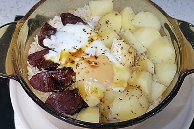 土豆焖糙米饭