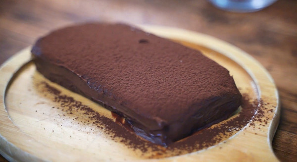 冰山熔岩巧克力，一口沦陷浓郁丝滑，入口即化的甜品