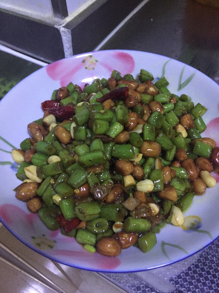 豆角炒花生米