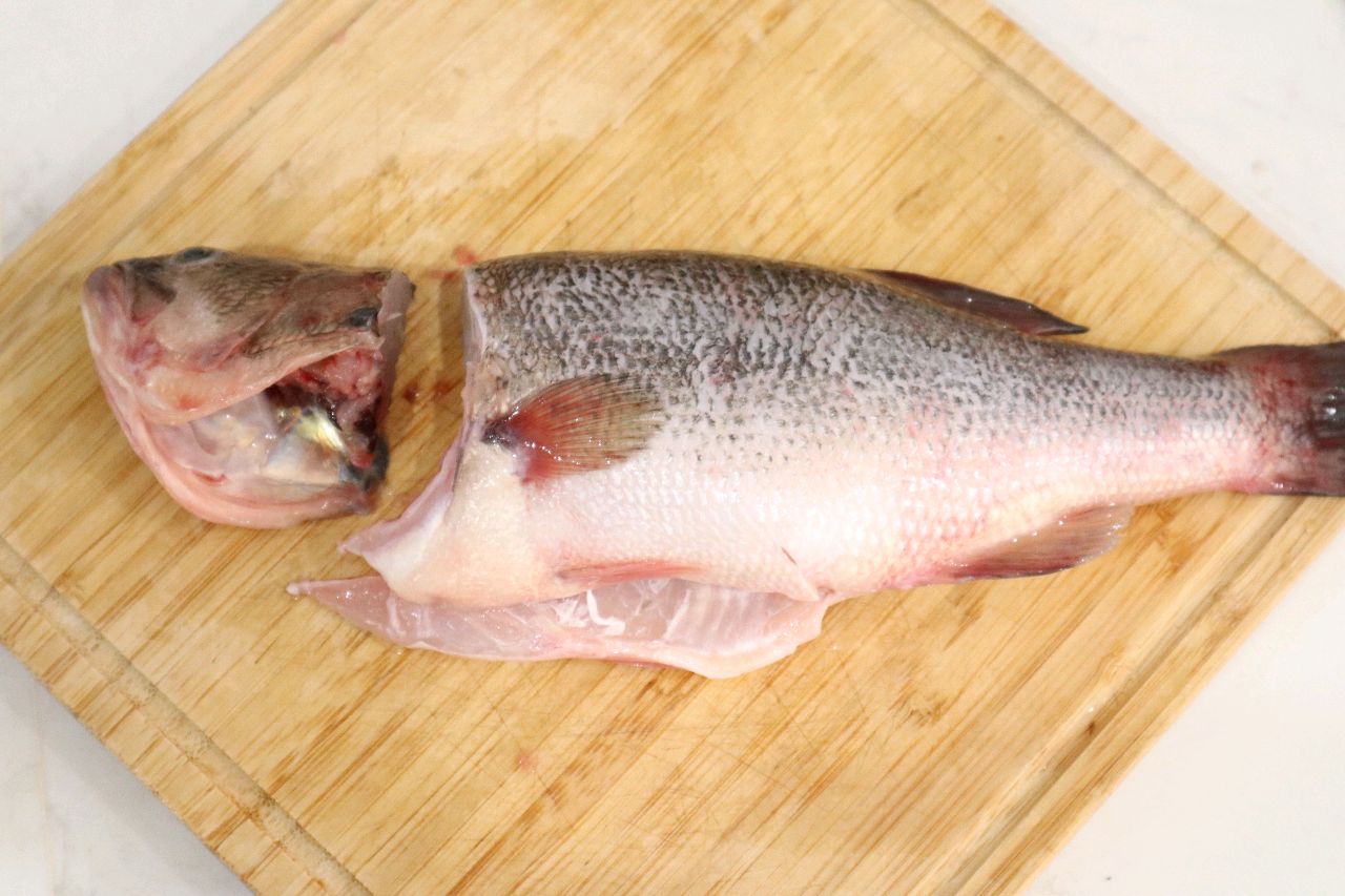 松鼠鲈鱼怎么做_松鼠鲈鱼的做法_好吃的坨坨_豆果美食