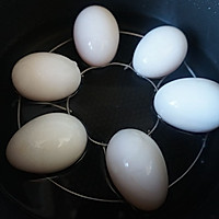 自制爆油咸鸭蛋的做法图解8