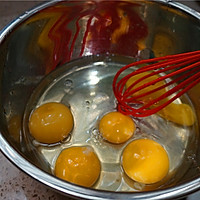 桃胶雪莲子牛奶炖蛋——特别的蛋奶冻蛋奶羹的做法图解2