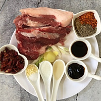 #肉食者联盟#香辣牙签肉的做法图解1