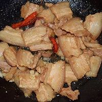 五花肉炒蒜苗的做法图解4