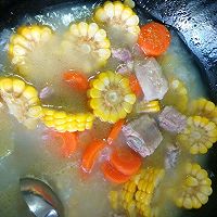 玉米胡萝卜炖排骨的做法图解5
