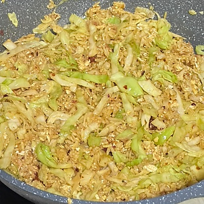 蛋炒咖喱饭的做法