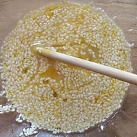 #美味开学季#香芝麻饺子皮的做法图解4