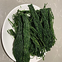 苔菜芝麻琥珀核桃仁的做法图解1
