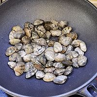 蒜香花蚬的做法图解3