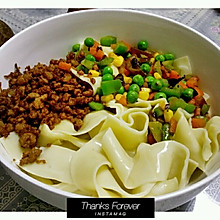 耿小张肉末杂蔬宽面