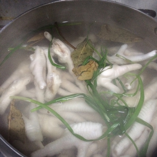 泡椒凤爪的做法图解4