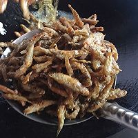炸小鱼的做法图解5