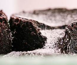 巧克力熔岩蛋糕-迷迭香的做法