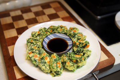 菠菜鸡蛋蒸糕