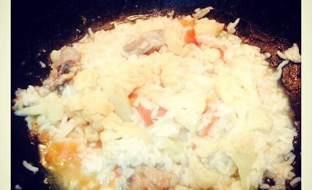 温暖的祝福--花椰菜西红柿排骨焖米饭