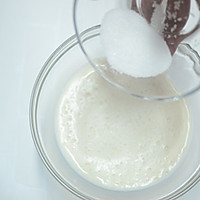 用烤箱制作健康营养的酸奶的做法图解4