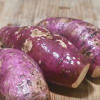 把红薯放进电饭锅里,不加一滴水,出锅软糯香甜,个个流糖汁!的做法图解2