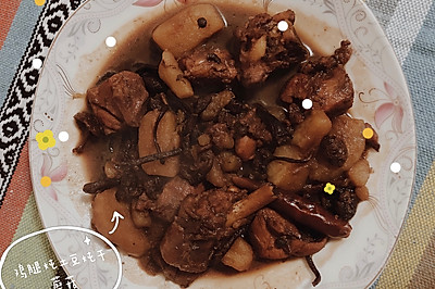 鸡腿炖土豆炖干蘑菇