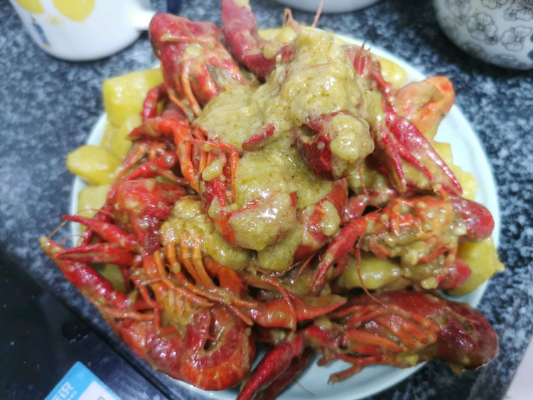 蒜香咖喱小龙虾（好侍咖喱块版）的做法