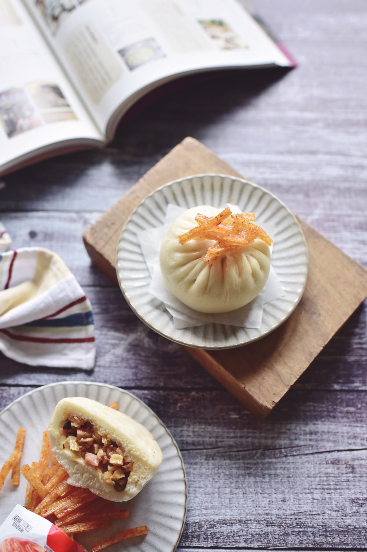 Spicy ham bun