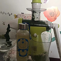 菠菜汁鲜面条的做法图解1
