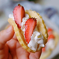 #豆果10周年生日快乐#草莓抱抱卷蛋糕的做法图解4