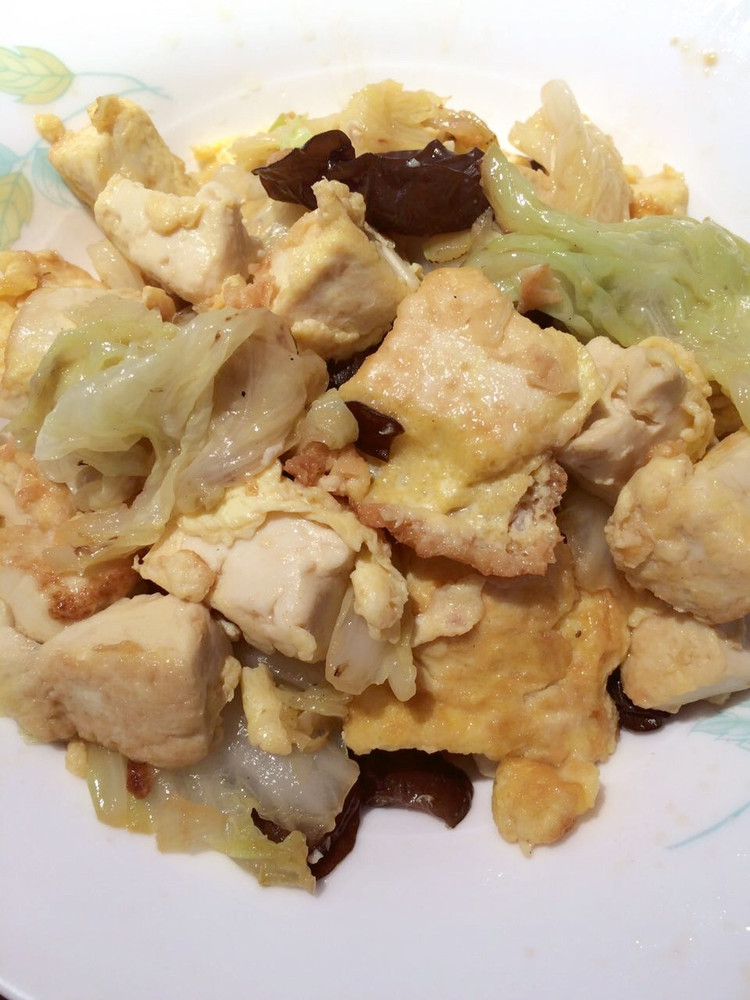 豆腐鸡蛋木耳炒白菜的做法