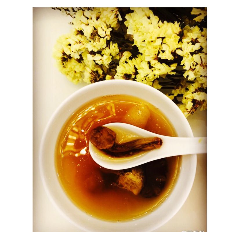 竹荪干贝菌菇汤
