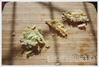 肉末酸豆角的做法图解2