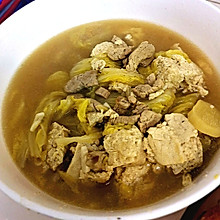 白菜炖冻豆腐:吸满汤汁，快手美味，家有小学生，冬日最佳豆制品