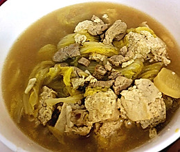 白菜炖冻豆腐:吸满汤汁，快手美味，家有小学生，冬日最佳豆制品的做法