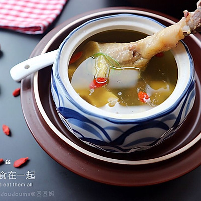 坤博砂锅--天麻煲鸡汤