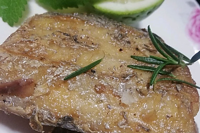 小白的香煎带鱼