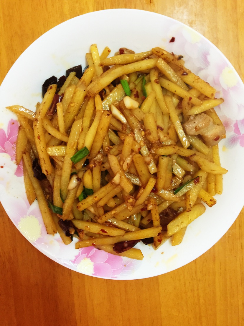 五花肉炒土豆条的做法图解7