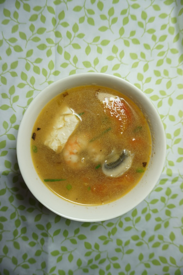 西红柿虾仁豆腐汤的做法图解4