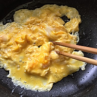 豌豆荚炒蛋的做法图解5