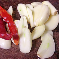 蒜苗炒豆干的做法图解2