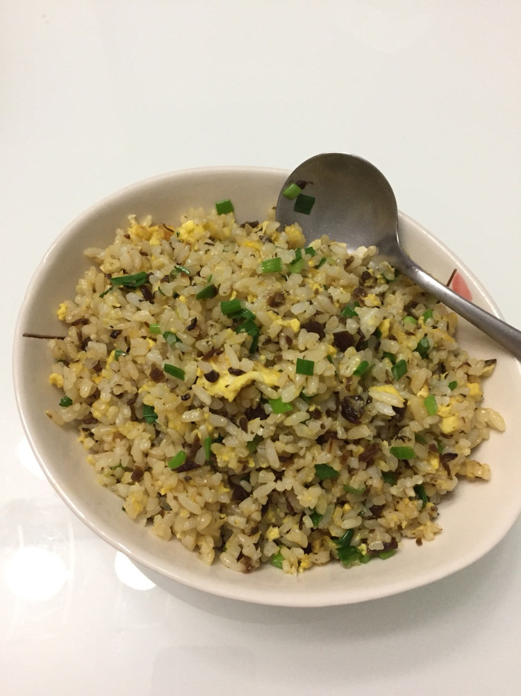 碎米芽菜蛋炒饭的做法