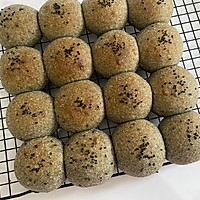 #流感季饮食攻略#黑芝麻小餐包的做法图解7