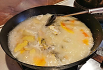 跟月嫂学煲汤：木瓜鲫鱼汤的做法