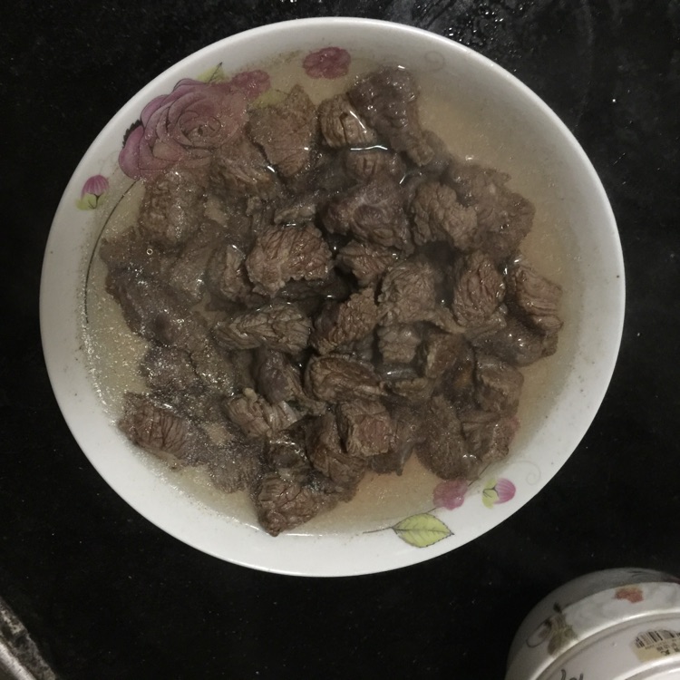 香菇土豆炖牛肉的做法图解3
