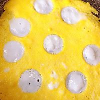 黄油虾蓉鸡蛋卷配海鲜#安佳黑科技易涂抹软黄油#的做法图解3