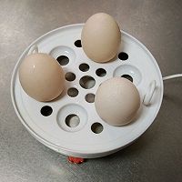 #尽享安心亲子食刻#嫩嫩的煮鸡蛋的做法图解1