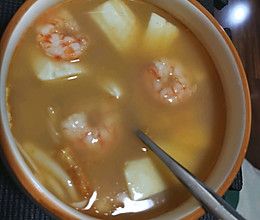 鲜虾菌菇豆腐汤的做法
