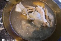 金耳野菌排骨汤的做法