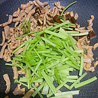 芹菜香干炒肉丝的做法图解5